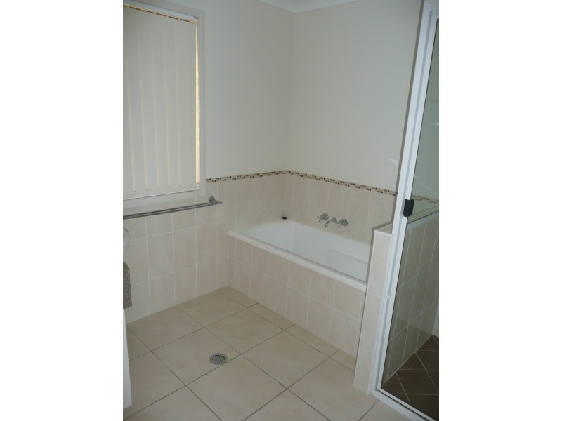 2 Sturt Court, Gracemere QLD 4702