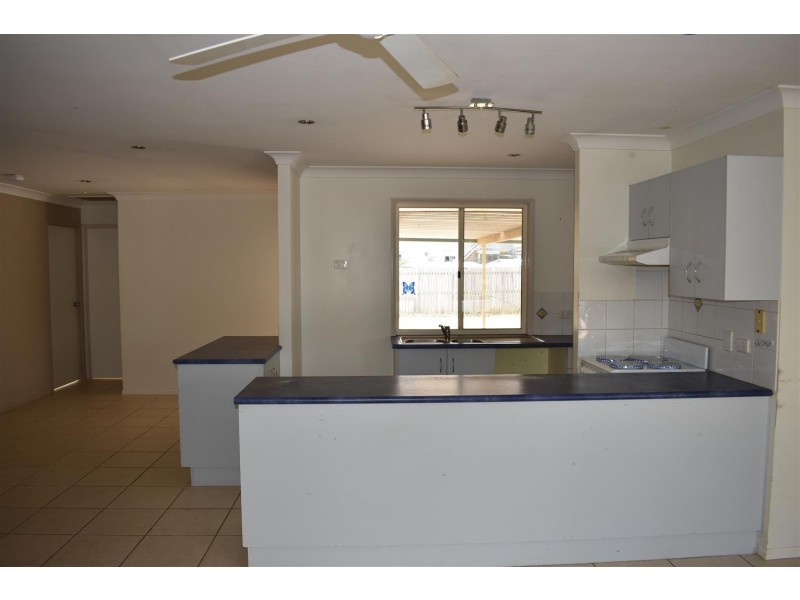 11 Rosewood Av, Gracemere QLD 4702
