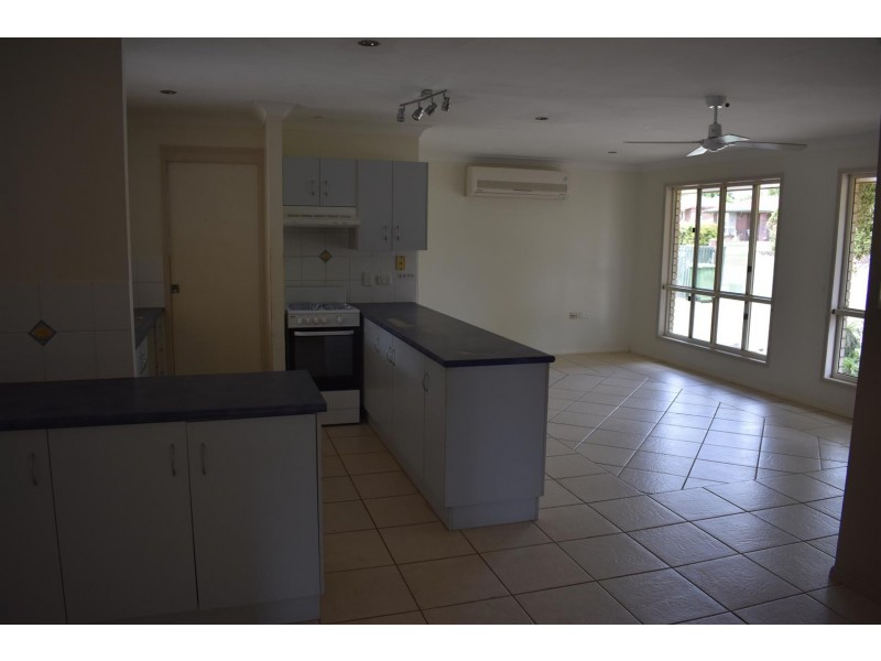 11 Rosewood Av, Gracemere QLD 4702