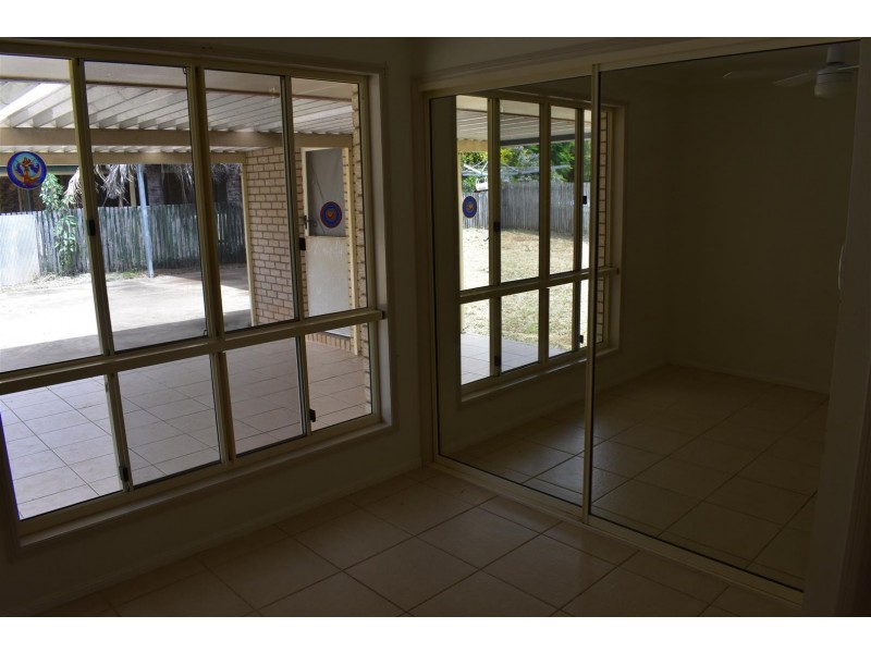 11 Rosewood Av, Gracemere QLD 4702