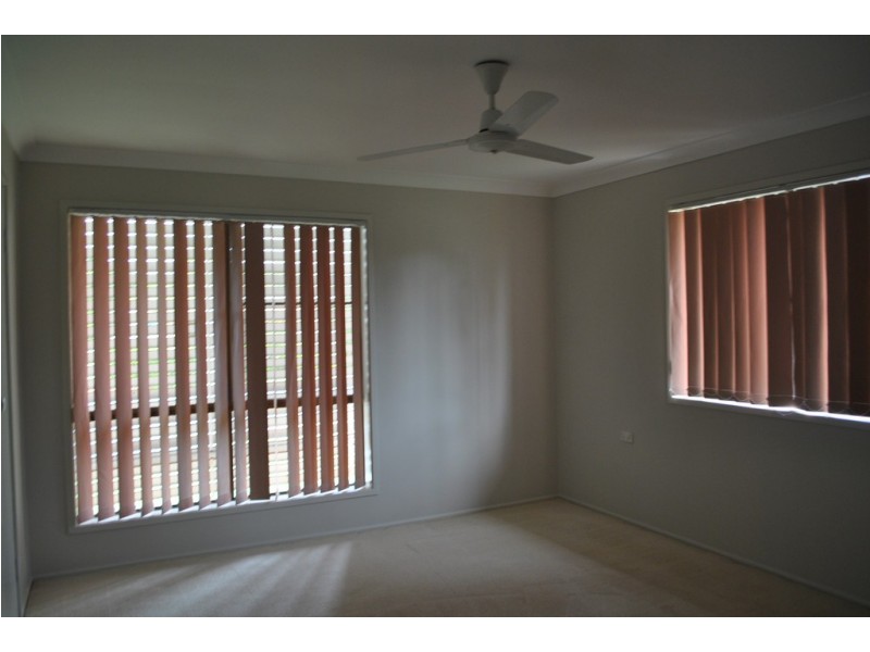 2 Clara Place, Gracemere QLD 4702