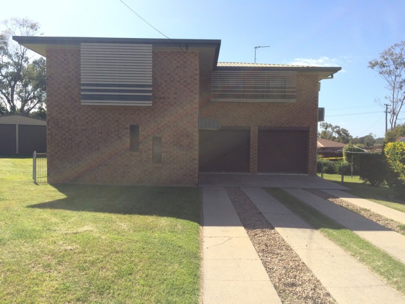 2 Clara Place, Gracemere QLD 4702