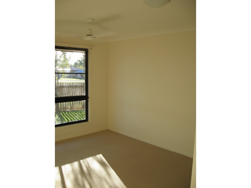 4 Seonaid Place, Gracemere QLD 4702