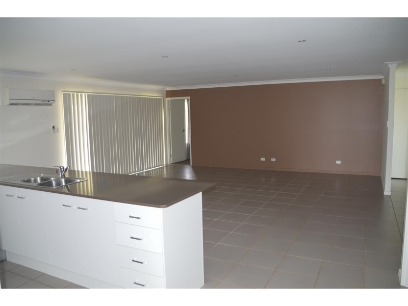 37 Doongarra Crescent, Gracemere QLD 4702