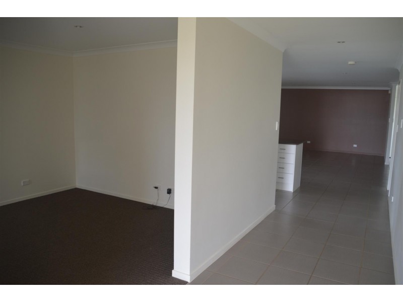 37 Doongarra Crescent, Gracemere QLD 4702