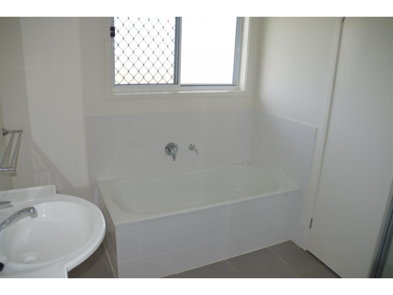 37 Doongarra Crescent, Gracemere QLD 4702