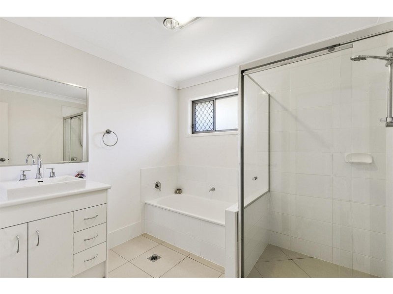 19 Rosebrook Place, Gracemere QLD 4702