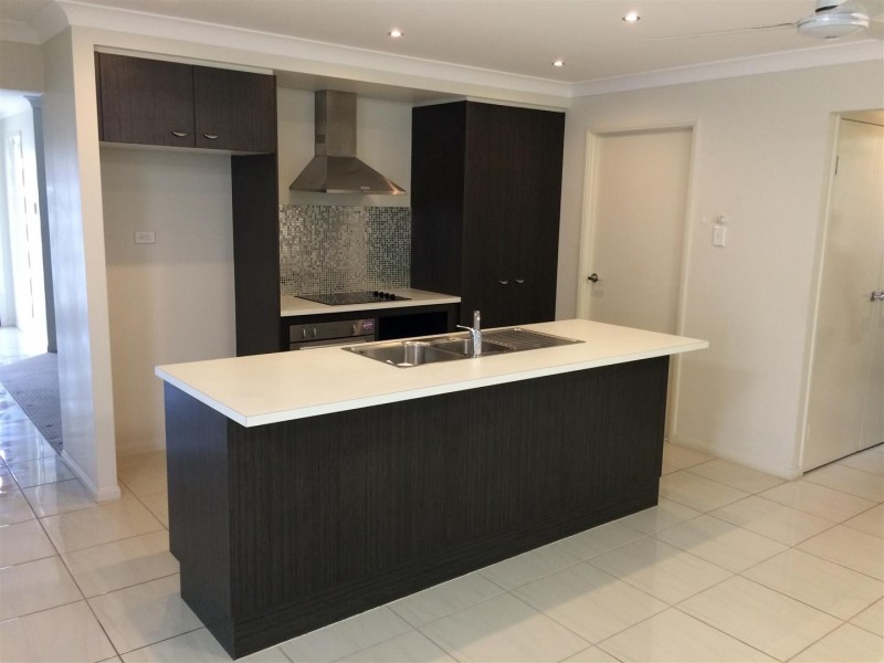 19 Jamie Crescent, Gracemere QLD 4702