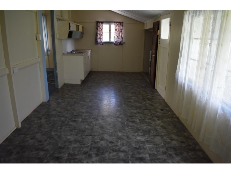 115 Morgan Street, Mount Morgan QLD 4714