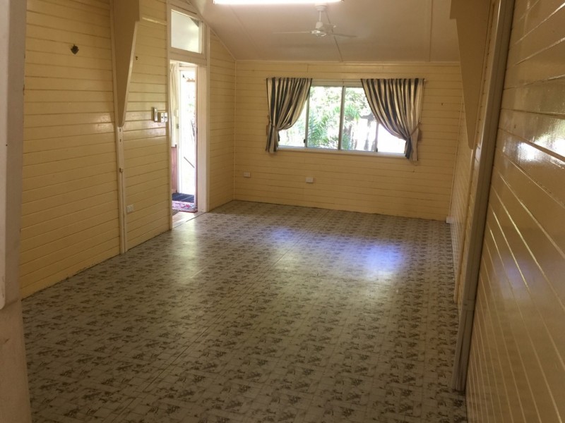 4/352 Lakes Creek Road, Koongal QLD 4701