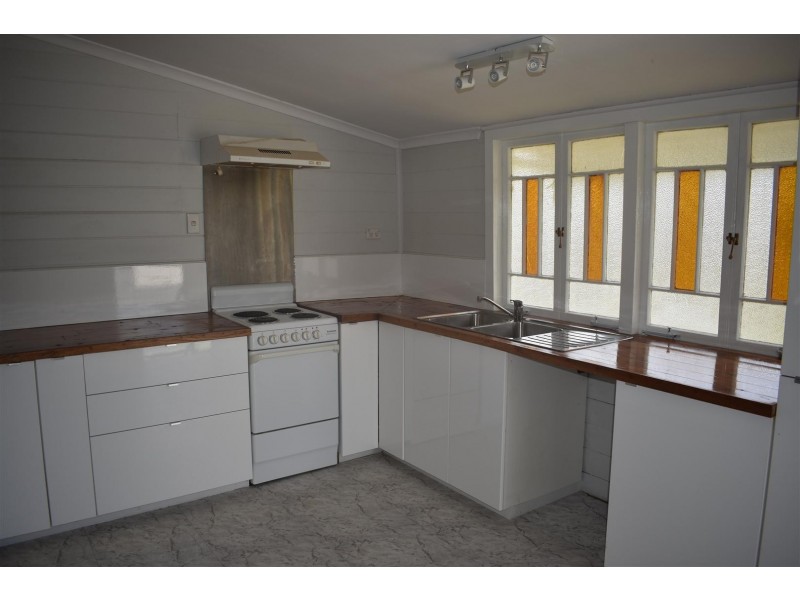 81 James Street, Mount Morgan QLD 4714