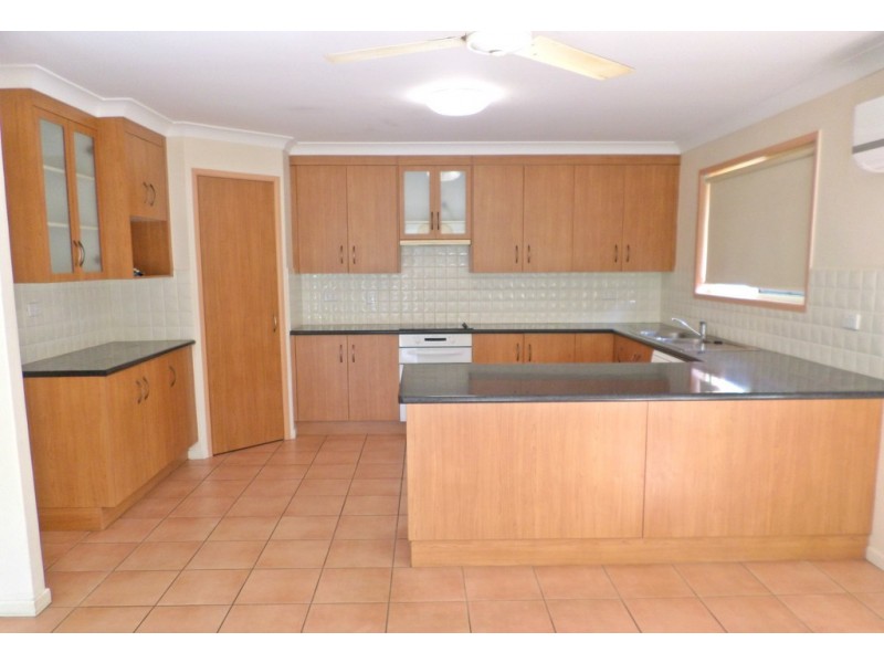 33 Dunnett Street, Gracemere QLD 4702