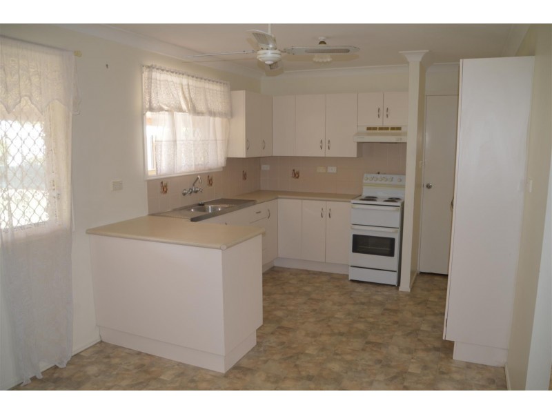 16 Gleeson Close, Gracemere QLD 4702