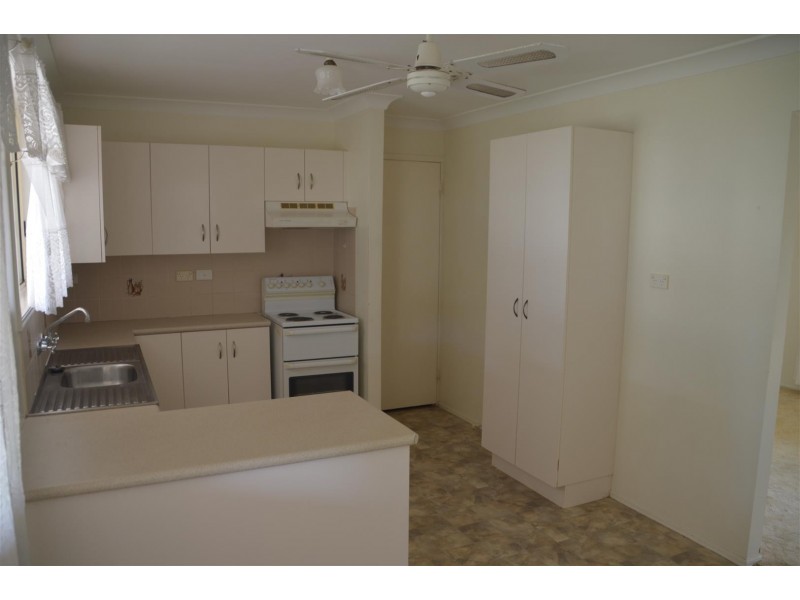 16 Gleeson Close, Gracemere QLD 4702