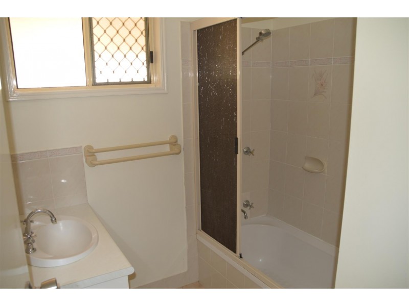 16 Gleeson Close, Gracemere QLD 4702