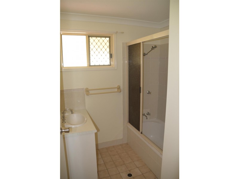 16 Gleeson Close, Gracemere QLD 4702