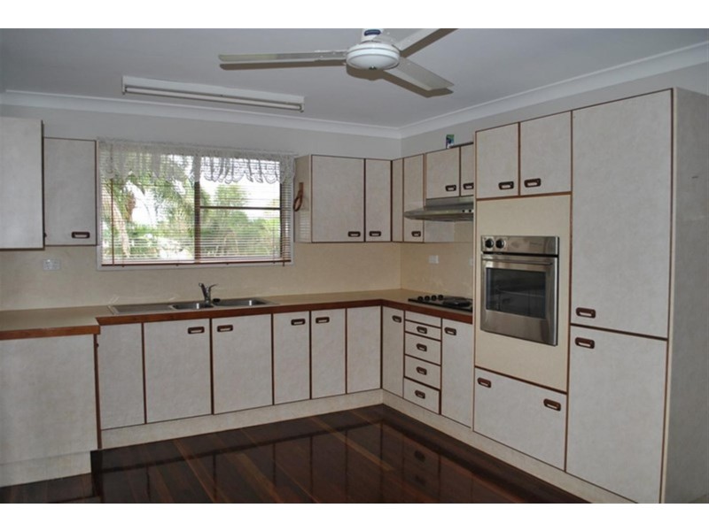 2 Clara Place, Gracemere QLD 4702