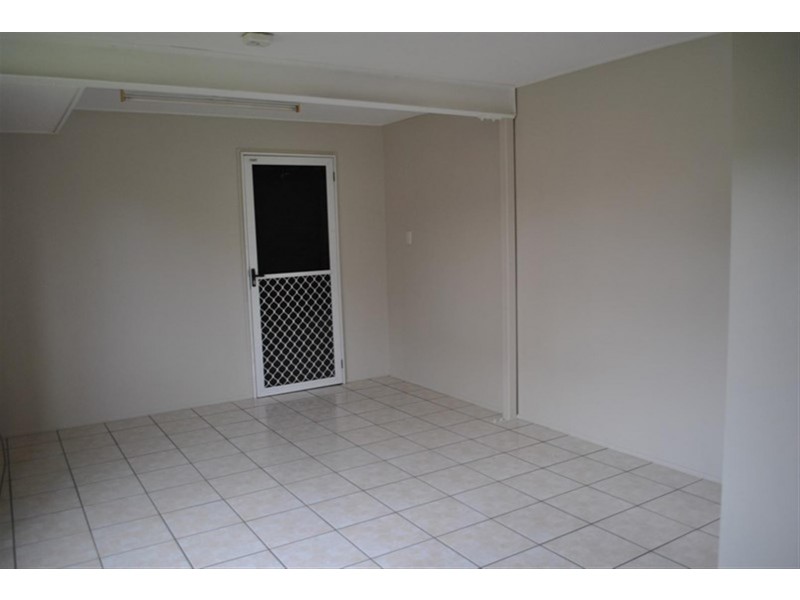 2 Clara Place, Gracemere QLD 4702