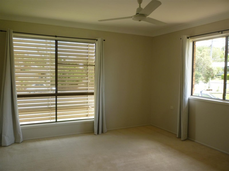 2 Clara Place, Gracemere QLD 4702