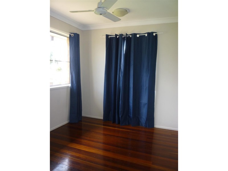 2 Clara Place, Gracemere QLD 4702