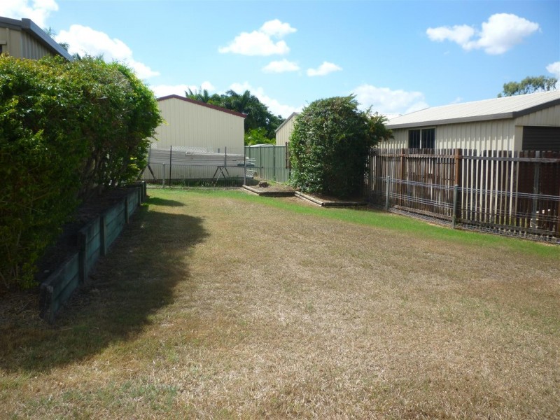 2 Clara Place, Gracemere QLD 4702