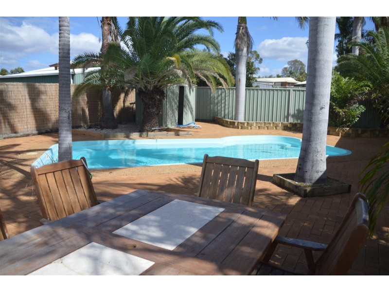 106 Donovan Crescent, Gracemere QLD 4702