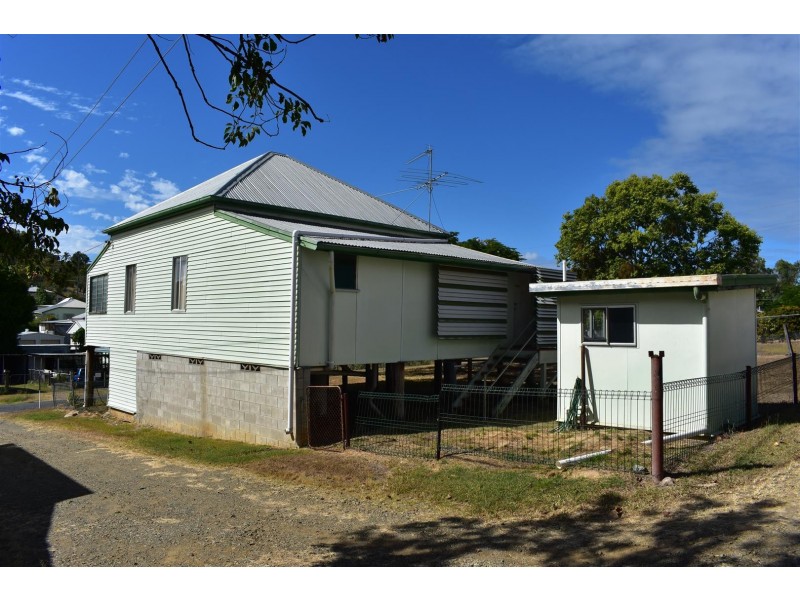 6 Campion Street, Mount Morgan QLD 4714