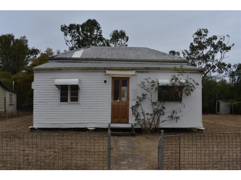 17 -19 Leichhardt Hwy, Wowan QLD 4702