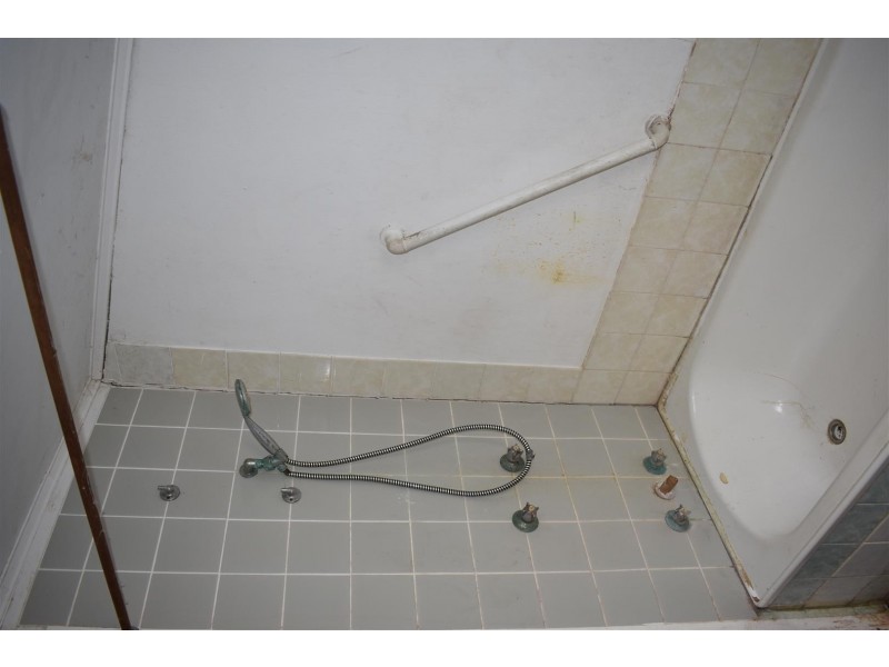 17 -19 Leichhardt Hwy, Wowan QLD 4702