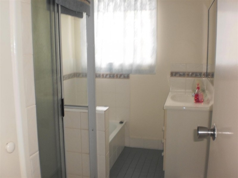 64 Breakspear Street, Gracemere QLD 4702