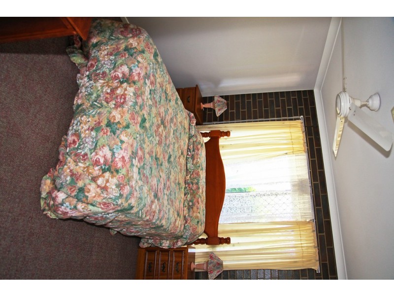 15 Watts Road, Gracemere QLD 4702