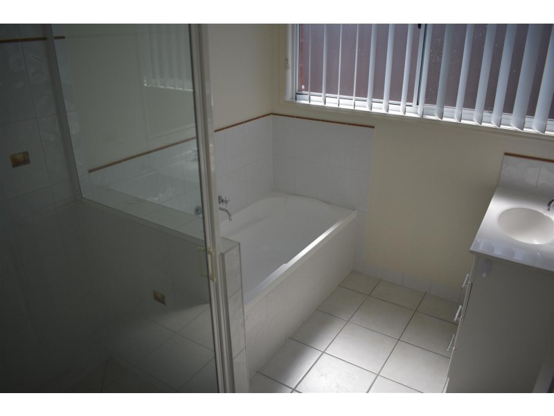 13 Riley Drive, Gracemere QLD 4702