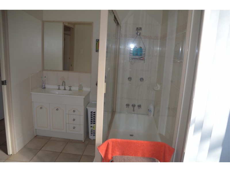 5 Hicks Close, Gracemere QLD 4702