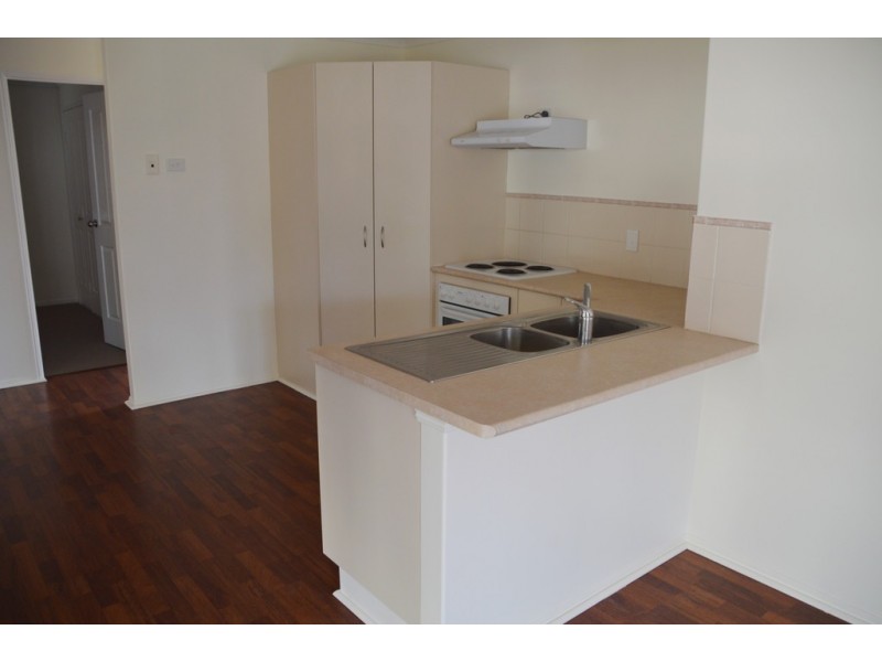 102 DONOVAN CRESCENT, Gracemere QLD 4702