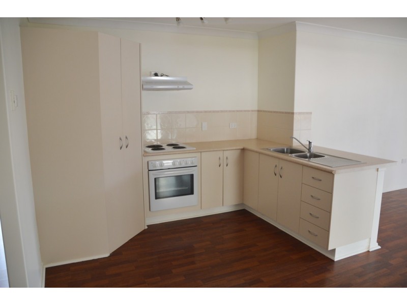 102 DONOVAN CRESCENT, Gracemere QLD 4702