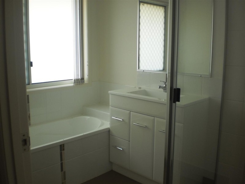 25 Doongarra Crescent, Gracemere QLD 4702