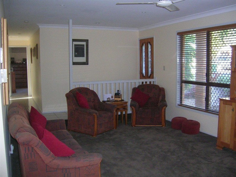 8 Davison Street, Gracemere QLD 4702