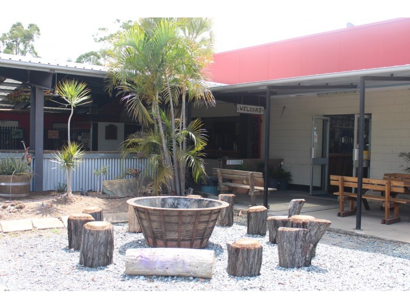 55739 Bruce Highway, Raglan QLD 4697