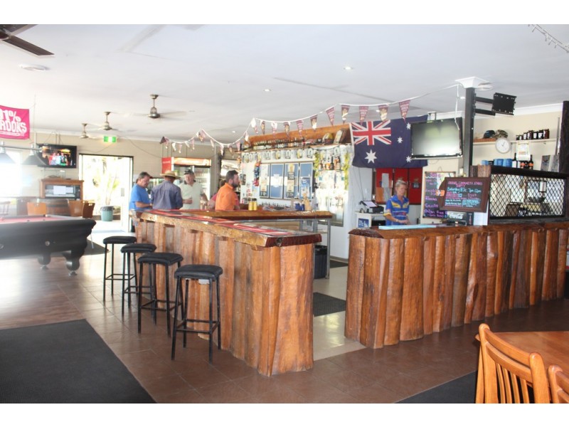 55739 Bruce Highway, Raglan QLD 4697