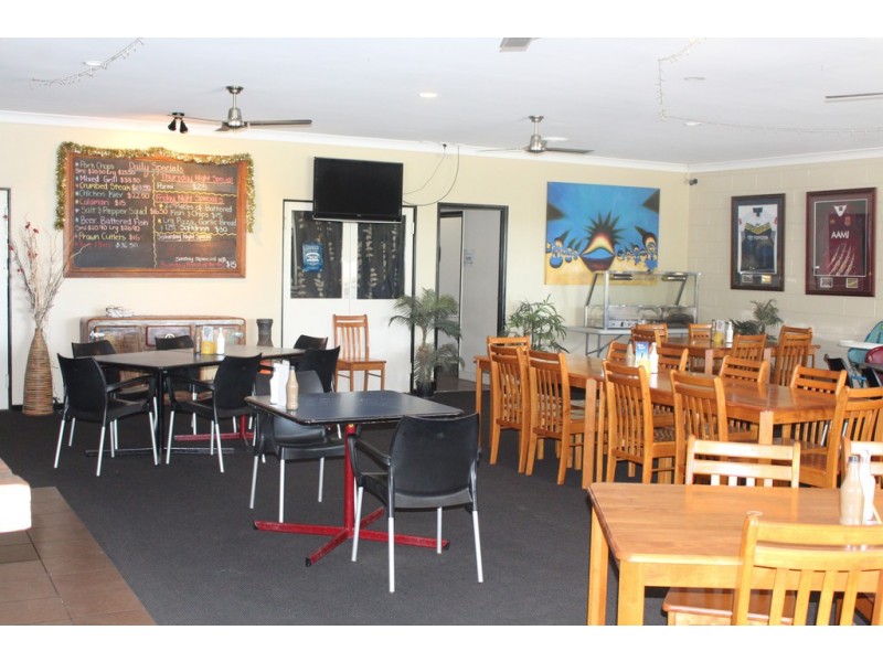 55739 Bruce Highway, Raglan QLD 4697