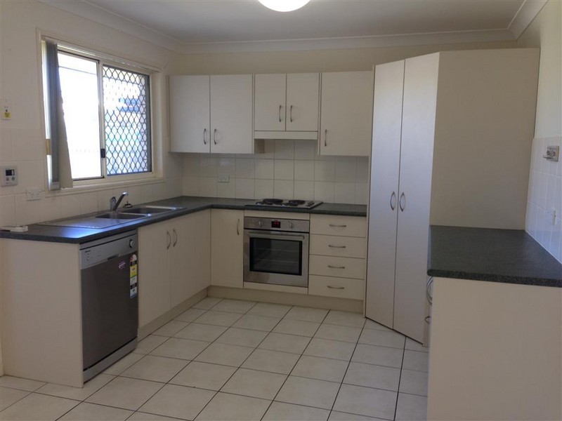 3 Seonaid Place, Gracemere QLD 4702