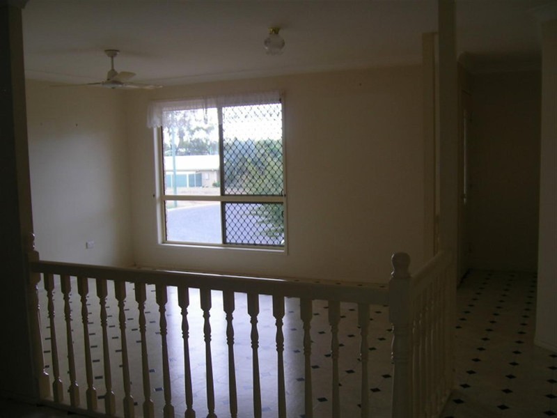 16 Lamb Avenue, Gracemere QLD 4702