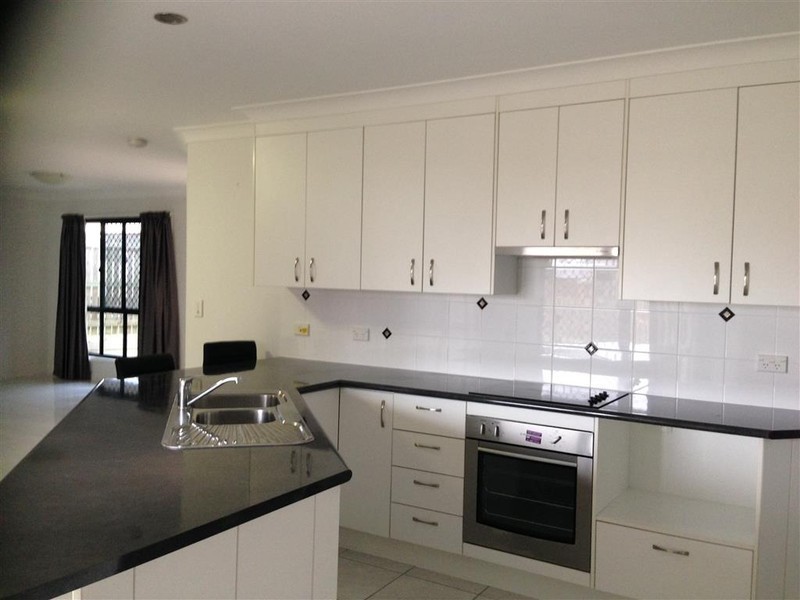 17 CUNNINGHAM COURT, Gracemere QLD 4702