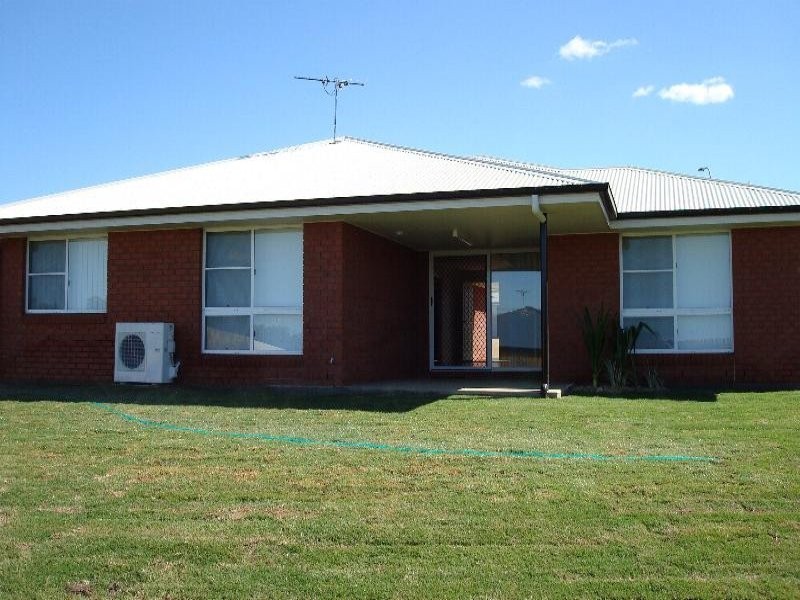 6 BROADHURST DRIVE, Gracemere QLD 4702