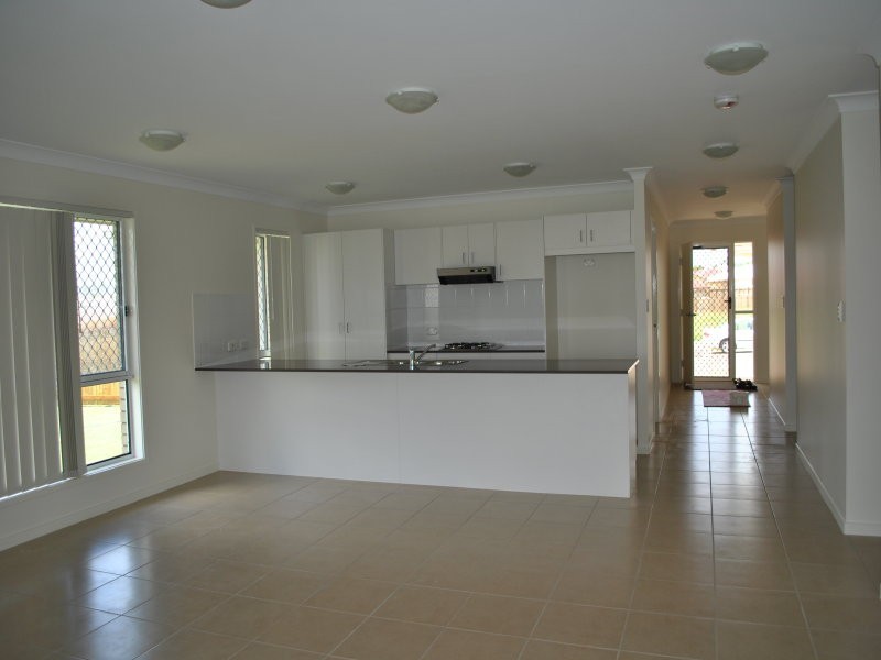 12 CHATTERTON DRIVE, Gracemere QLD 4702