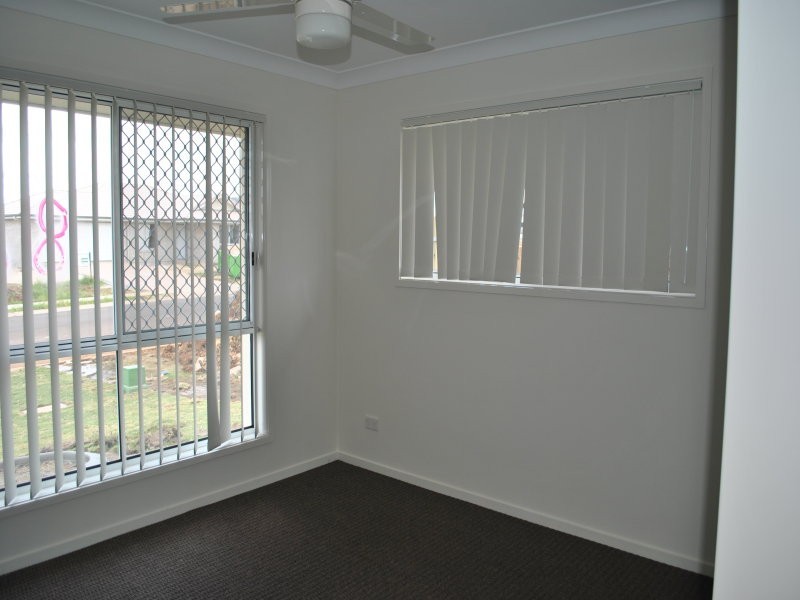 12 CHATTERTON DRIVE, Gracemere QLD 4702