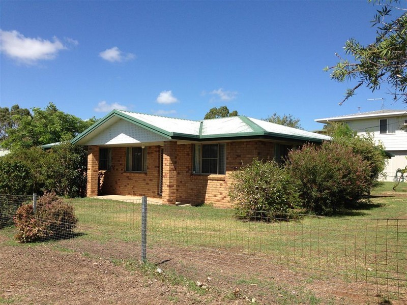 2 COWAN STREET, Gracemere QLD 4702