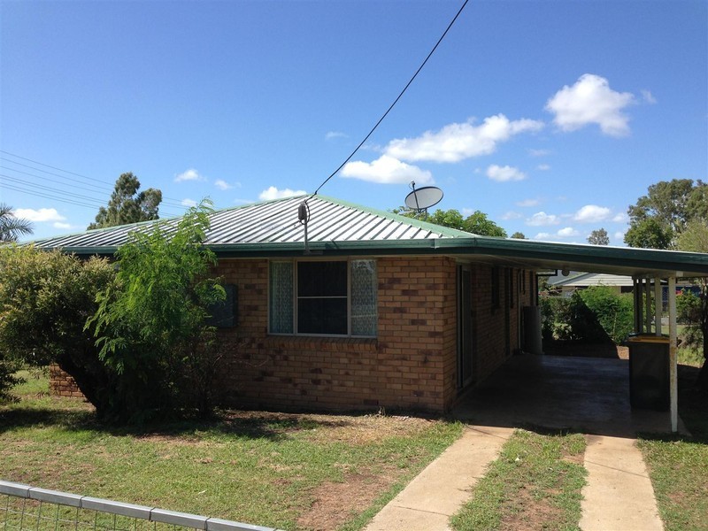 2 COWAN STREET, Gracemere QLD 4702