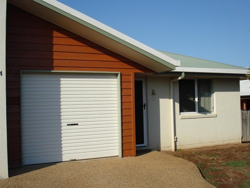 Unit 1 / 4 Poinciana Place, Gracemere QLD 4702