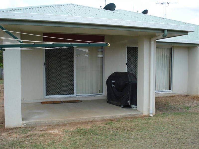 Unit 1 / 4 Poinciana Place, Gracemere QLD 4702